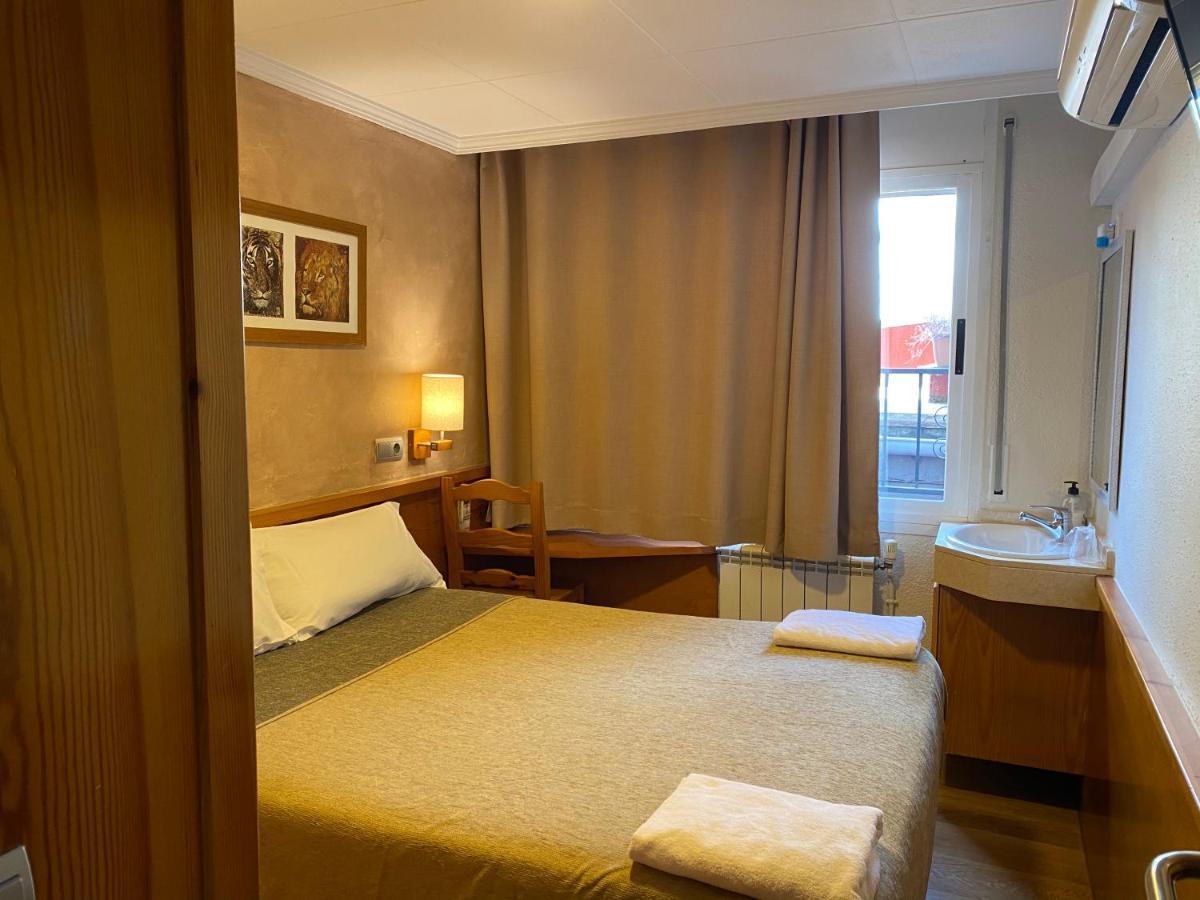 Hostal Galicia 카르데데우 외부 사진