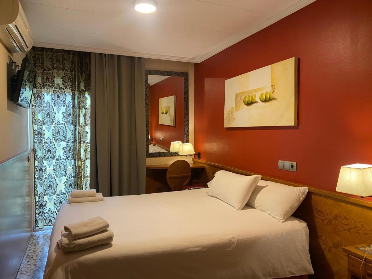 Hostal Galicia 카르데데우 외부 사진